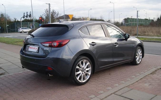 Mazda 3 cena 51900 przebieg: 105000, rok produkcji 2017 z Szczecin małe 781